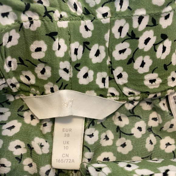 Floral paperbag shorts - Picture 4 of 5